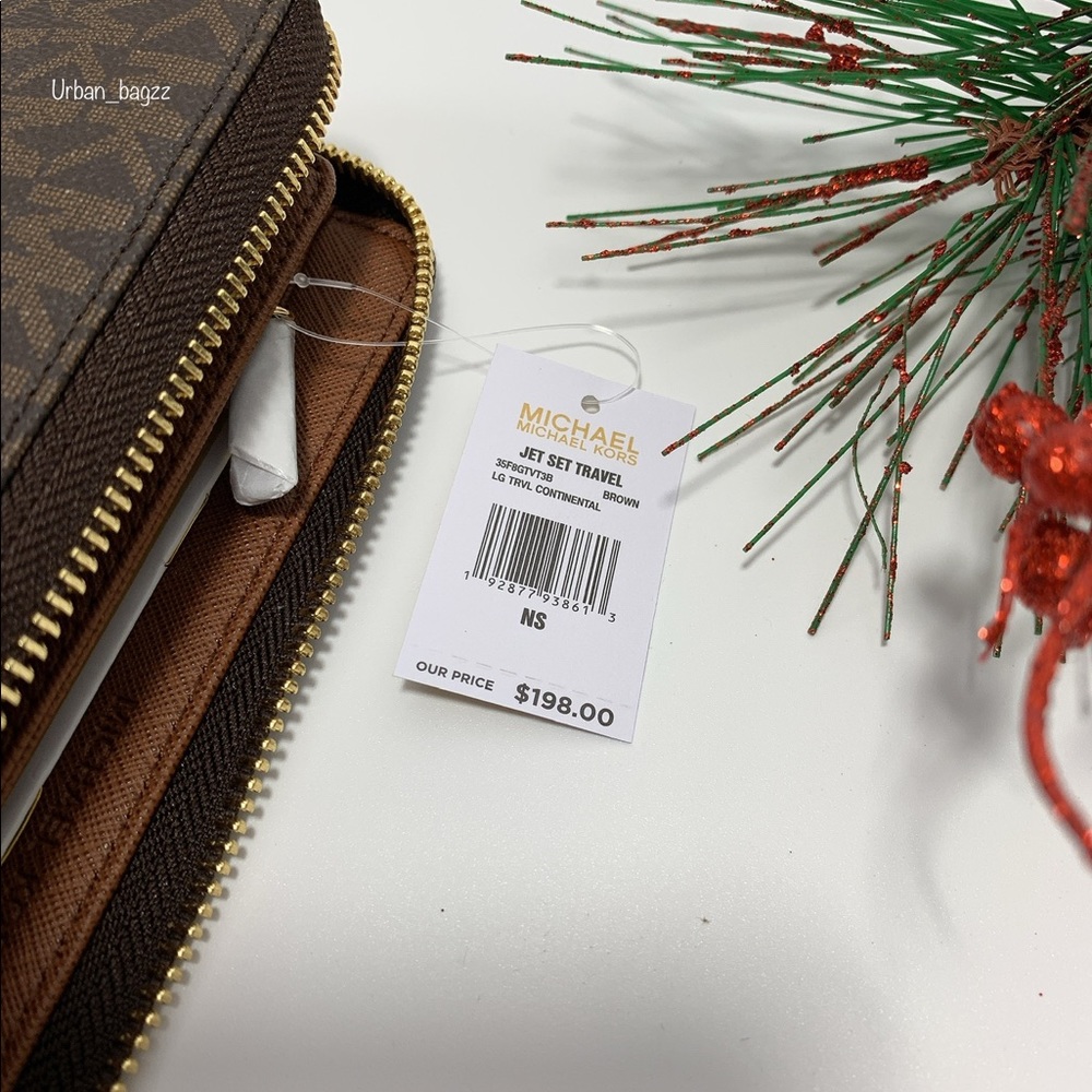 Michael Kors Jet Set Travel Large Wallet - Picture 7 of 7
